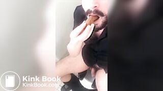 shit eater on the toilet