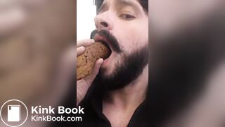 shit eater on the toilet