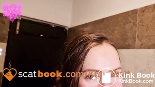 Desperate toilet lid log