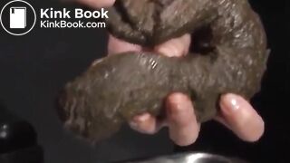 [Subtitled] Scat Goddess Defecating