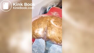 SCAT SLAVE PISSING ON THE FLOOR LIKE A PIG