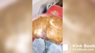 SCAT SLAVE PISSING ON THE FLOOR LIKE A PIG