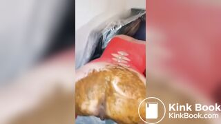 SCAT SLAVE PISSING ON THE FLOOR LIKE A PIG