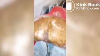 SCAT SLAVE PISSING ON THE FLOOR LIKE A PIG