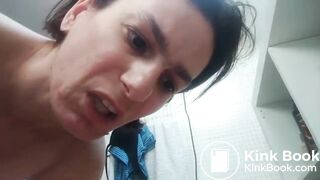 Scat milf ( name please)