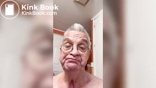 Washing my scat down with my pee yummy