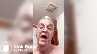 Washing my scat down with my pee yummy