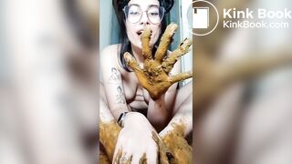 Hot scat girl need her name plz