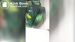 Ebony pussy drips cum as she shits in tub