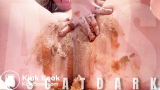 Aris Dark shitting ScatDark