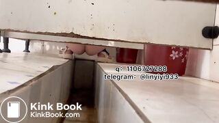 Beautiful women pooping in the toilet 146