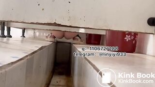 Beautiful women pooping in the toilet 146