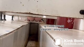 Beautiful women pooping in the toilet 146