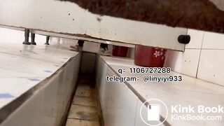 Beautiful women pooping in the toilet 146