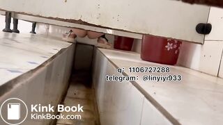 Beautiful women pooping in the toilet 146