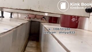 Beautiful women pooping in the toilet 146