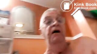 Enjoying my cat and washing down with pissS