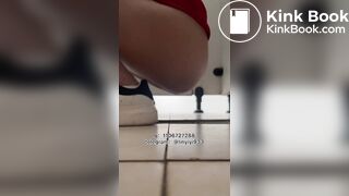 Beautiful women pooping in the toilet 146