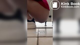 Beautiful women pooping in the toilet 146