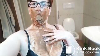European Scat Lady Eating Shit
