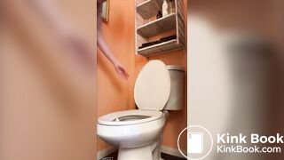 SCAT - Molly pooping