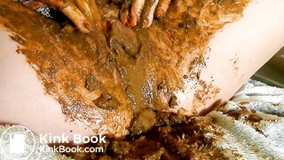 Shit stuffed Pussy and Banana as Dildo