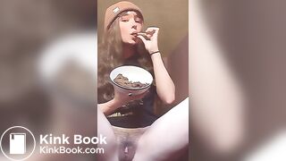 Hot girl shitting and eating