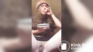 Hot girl shitting and eating