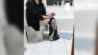 Gf recorded shitting in the bathroom