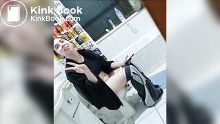 Gf recorded shitting in the bathroom