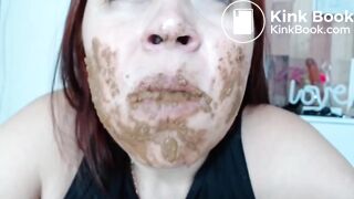 Sexy Latina loves shit