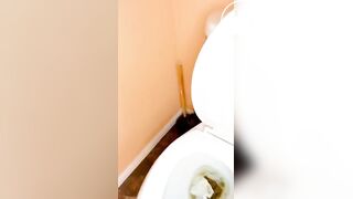 SCAT - Molly pooping