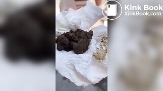 SCAT - Molly pooping