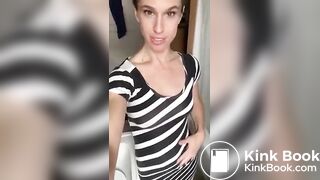 SCAT - Molly pooping