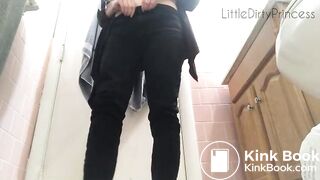 SCAT - Dirty Princess pooping