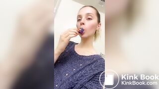 SCAT - Hot girls Pooping