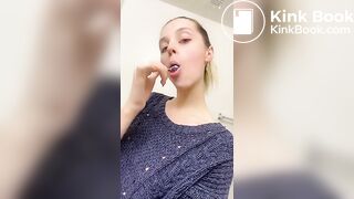 SCAT - Hot girls Pooping