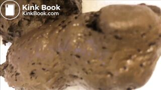 SCAT - Tina Amazon Pooping
