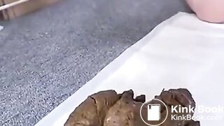 SCAT - Hot girls Pooping