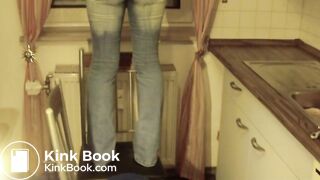 SCAT - Hot girls Pooping