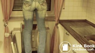 SCAT - Hot girls Pooping