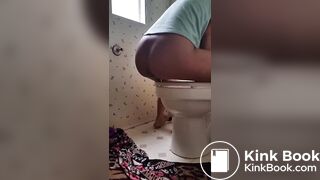 SCAT - FoxyJ pooping