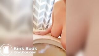 Fat girl toilet mess