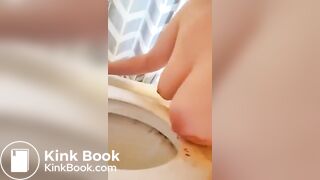 Fat girl toilet mess