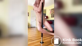 SCAT - Molly pooping