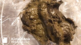 SCAT - Tina Amazon Pooping