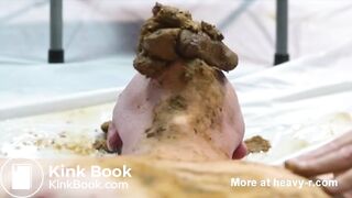 SCAT - Hot girls Pooping