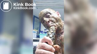 Mit Scheisse einreiben und Scheisse essen