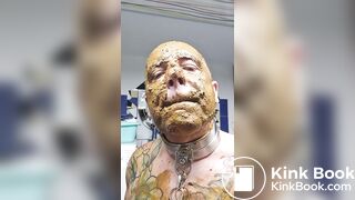 Mit Scheisse einreiben und Scheisse essen