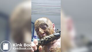 Mit Scheisse einreiben und Scheisse essen